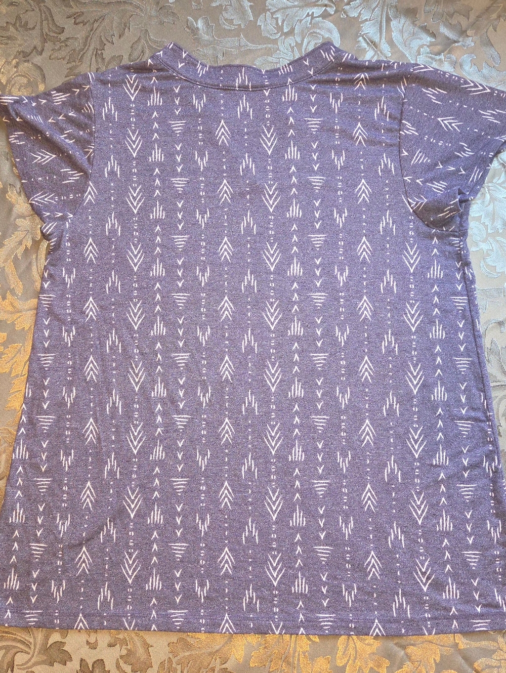 LulaRoe Aztec V-Notch Tee - Picture 2 of 6